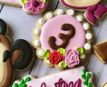 Load image into Gallery viewer, Maya and the bear theme Cookies