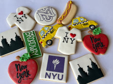 Load image into Gallery viewer, NYU graduation cookies,  New York theme Cookies