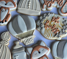 Load image into Gallery viewer, Woodland air balloon Baby shower cookies