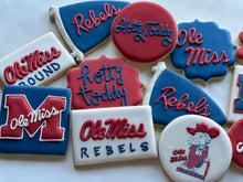 Load image into Gallery viewer, Graduation theme cookies