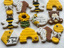 Load image into Gallery viewer, Baby Bear and Bee cookies