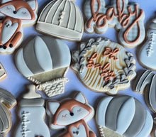 Load image into Gallery viewer, Woodland air balloon Baby shower cookies