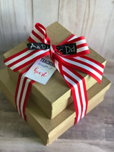 Load image into Gallery viewer, 2 Gift box with cookies