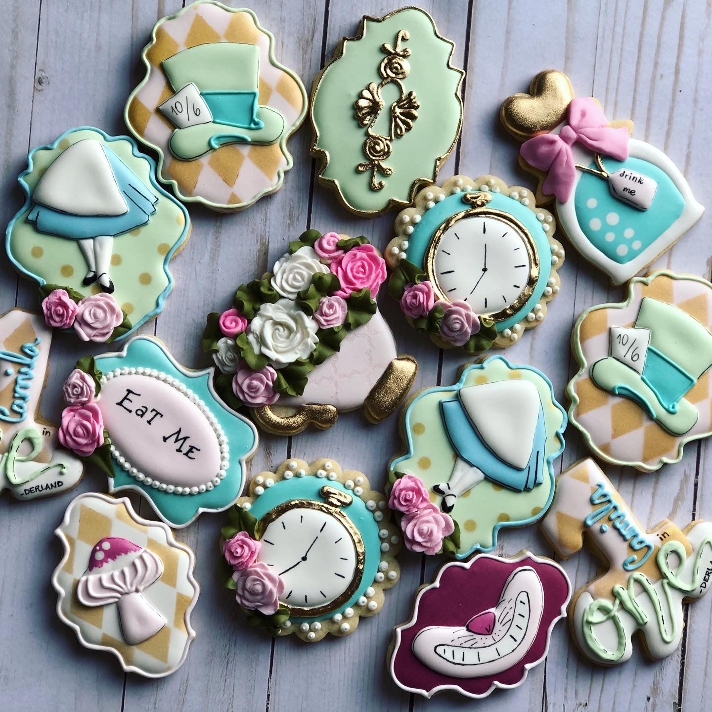 Alice in wonderland Cookies – Luli Sweet Shop