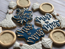 Load image into Gallery viewer, Wedding Bridal shower cookies