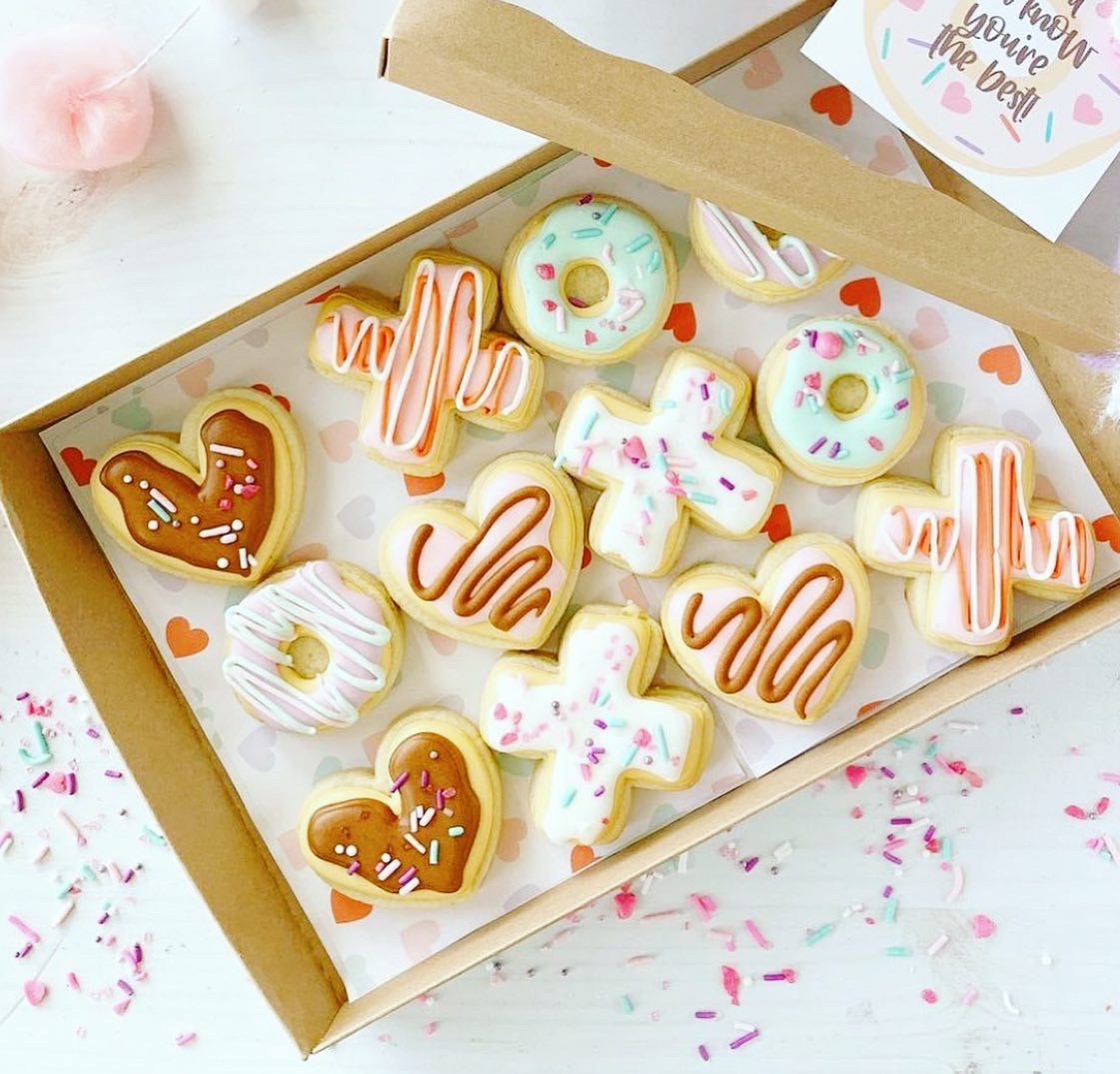 Valentines mini cookie in a box- 12 cookies – Luli Sweet Shop