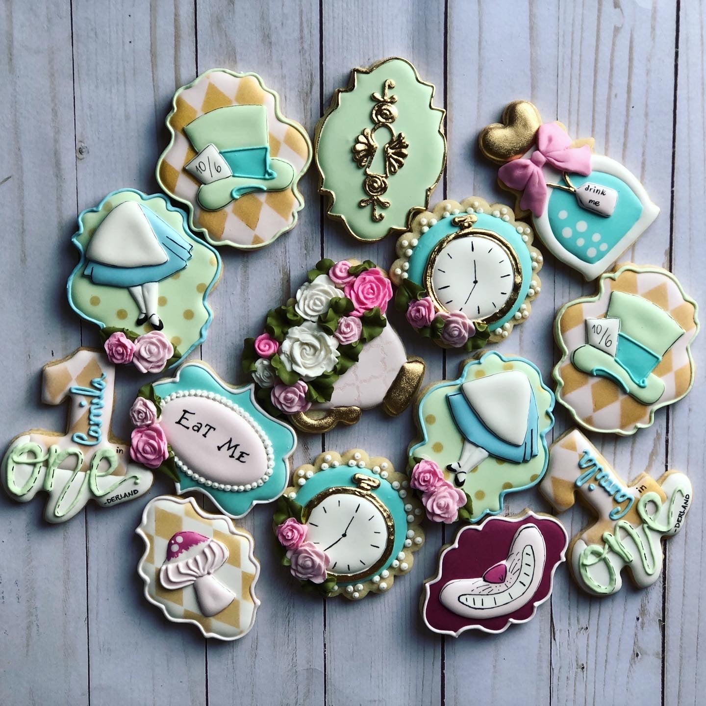 Alice in wonderland Cookies – Luli Sweet Shop