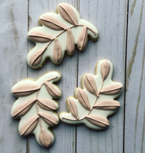 Load image into Gallery viewer, Girl Baby shower cookies